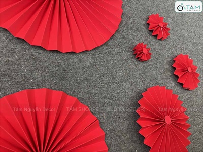 Quạt giấy nhung xịn có nếp Vàng Đỏ [Nhiều cỡ - Cao cấp] QUAT-09